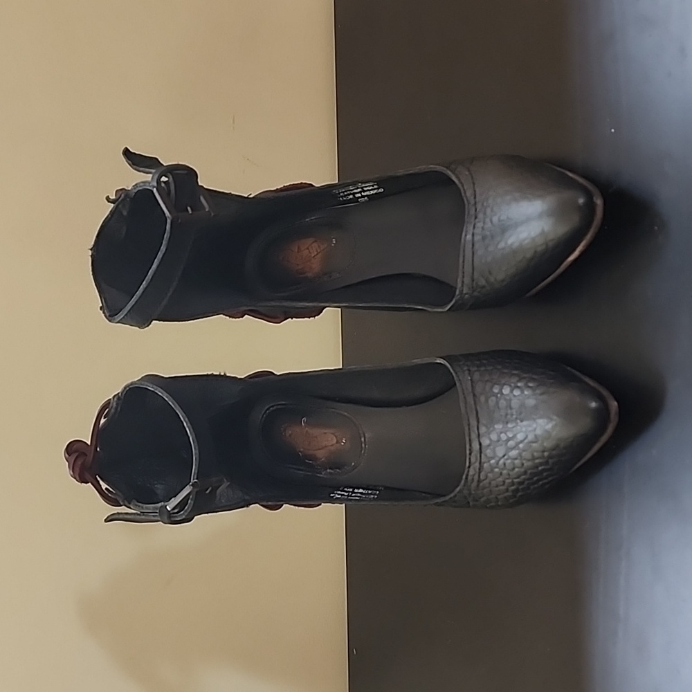 Freebird by Steven Jillian Sandal Black Size 7 NWOB